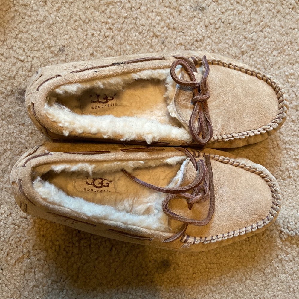 Ugg Dakota Slippers / moccasins